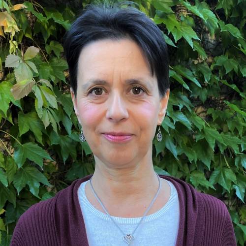 Éva Haris Éva Haris