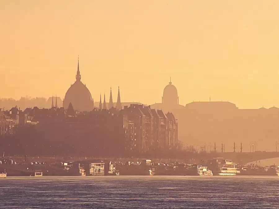 Avoin haku: Residenssiasuminen ja osallistuminen Art Market Budapest -nykytaidetapahtumaan